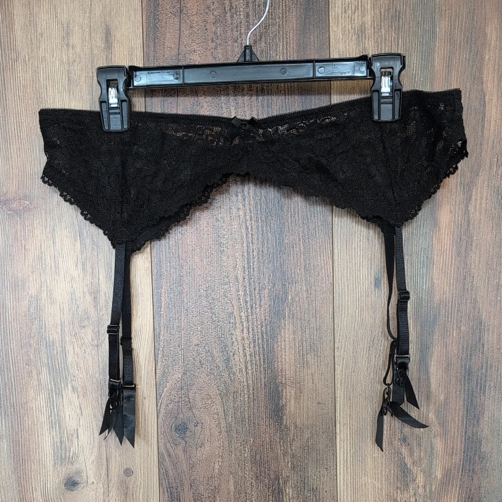 Torrid Black Lace Garter Belt 1/2 Plus Size                                 C355